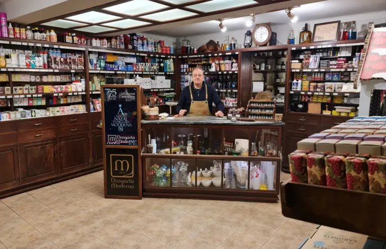 Imagem que mostra a loja Drogaria Moderna na Covilhã